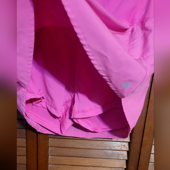 Hind Hot Pink Women's Athletic Skort. Size M. RUNS SMALL. - Picture 3 of 7